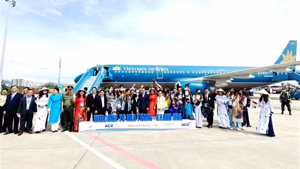 Đón 120 du khách Hàn Quốc đến Cam Ranh trong ngày đầu năm mới