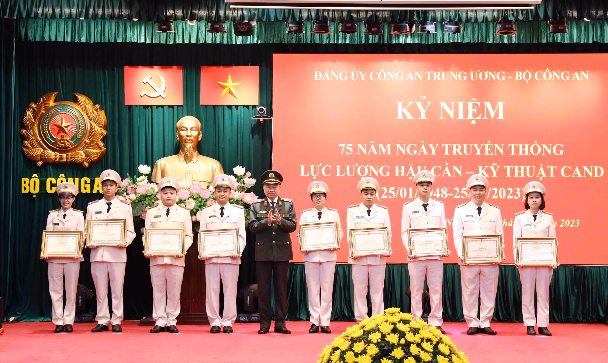 Kỷ niệm 75 năm lực lượng Hậu cần - Kỹ thuật CAND -0