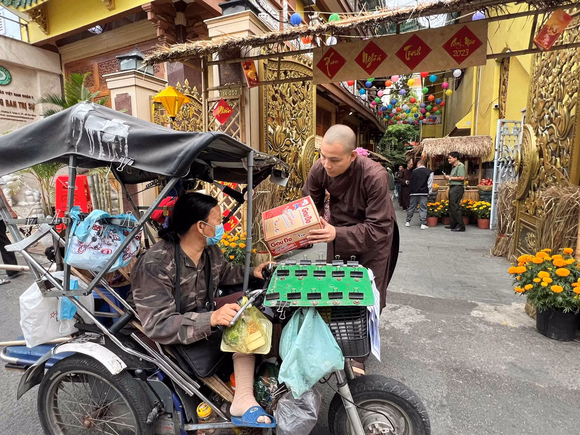 Nhiều “Siêu thị 0 đồng” giúp người dân hoàn cảnh khó khăn có Tết -0