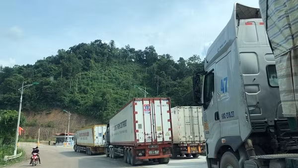 Duy trì hoạt động thông quan Việt Nam – Quảng Tây trong dịp Tết