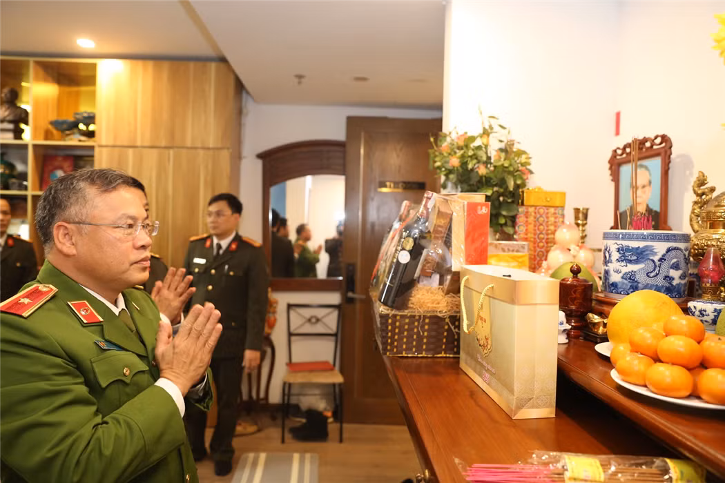 Thứ trưởng Nguyễn Văn Long thăm hỏi, chúc Tết gia đình các đồng chí cố lãnh đạo Bộ Công an qua các thời kỳ -0