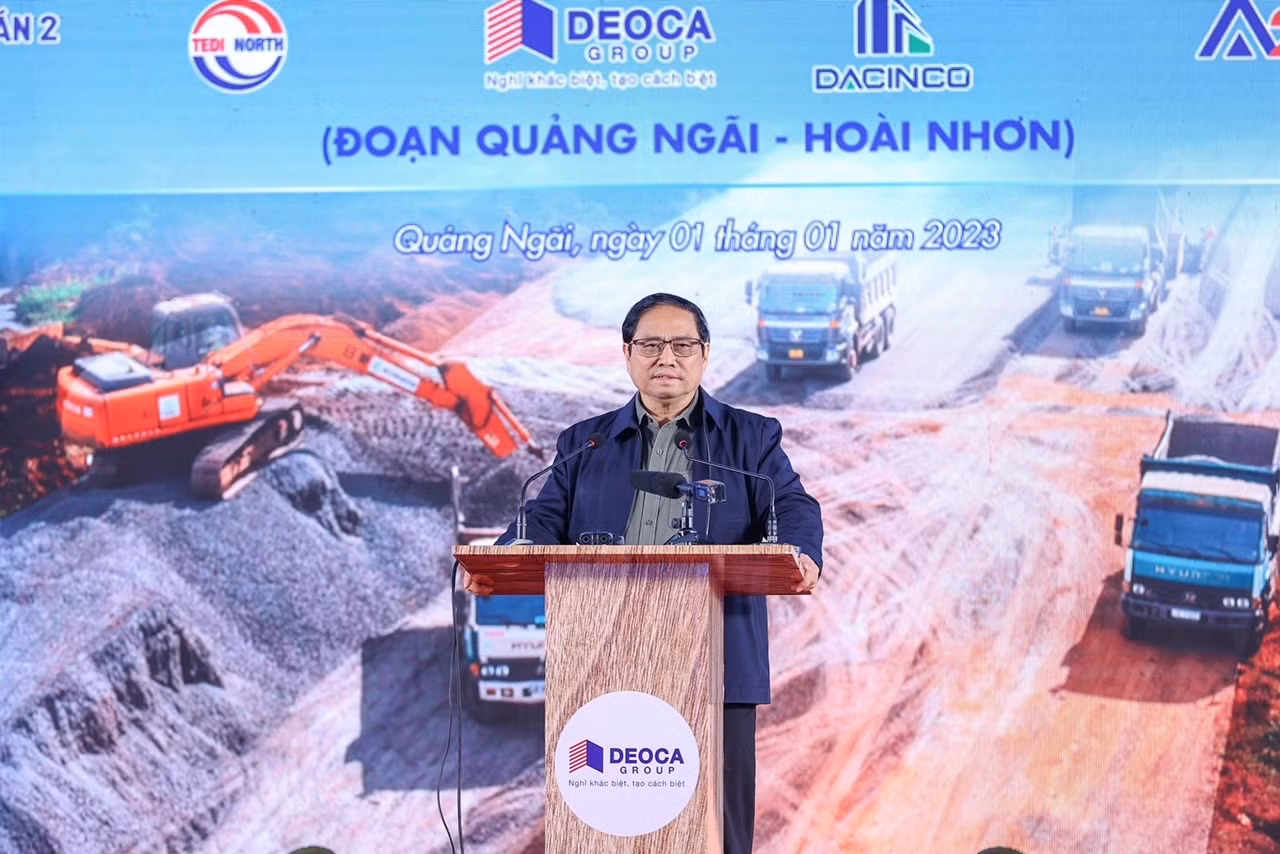 Thủ tướng Chính phủ dự lễ khởi công 12 dự án cao tốc Bắc-Nam giai đoạn 2021-2025 -0