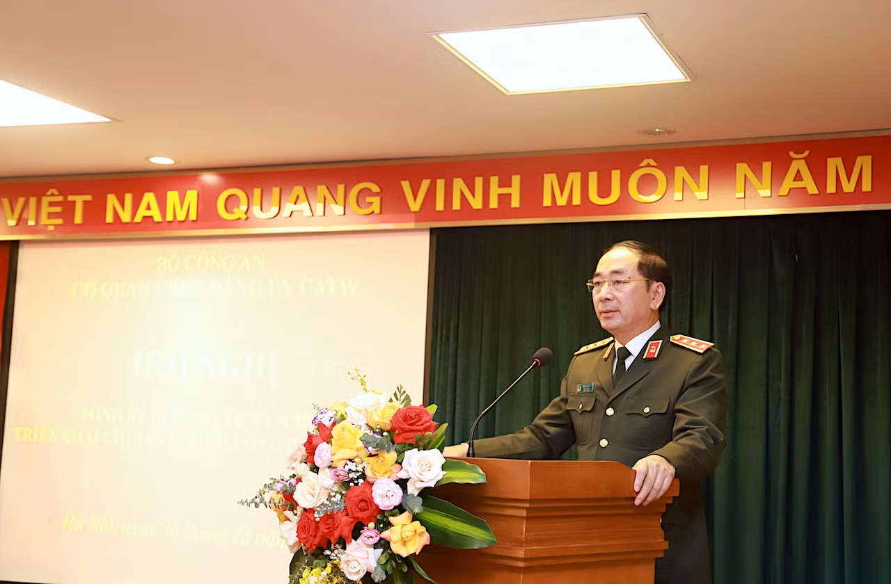 Đổi mới công tác, xây dựng đội ngũ cán bộ kiểm tra vững về pháp luật, giỏi về nghiệp vụ -0