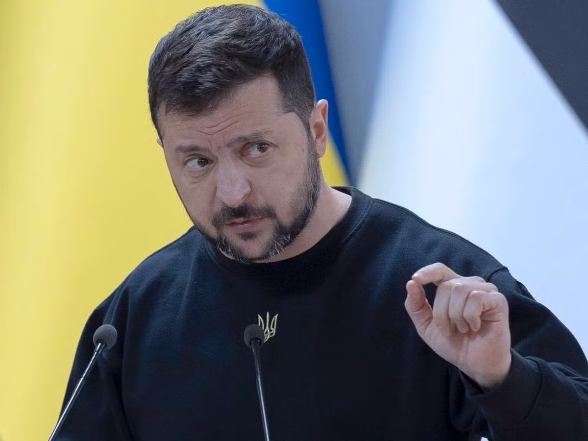 Tổng thống Zelensky: Ukraine còn thiếu vũ khí nên không hề tấn công Điện Kremlin! -0