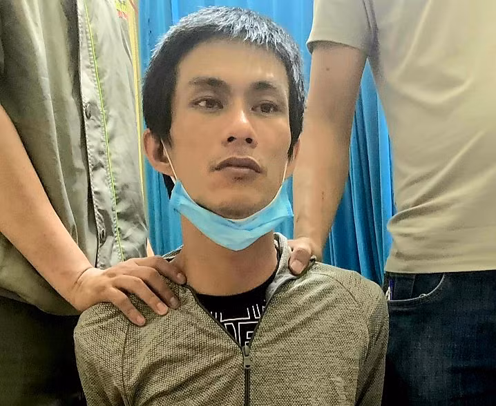 Bí mật bên trong những gói lá dùng để “xông hơi, chữa bệnh” -0