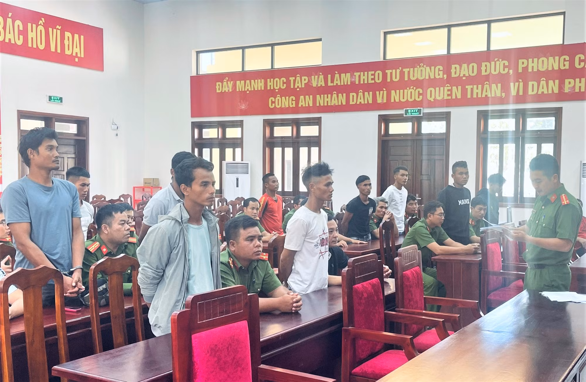 Khởi tố thêm 9 đối tượng trong vụ chặt phá tài sản của doanh nghiệp -0