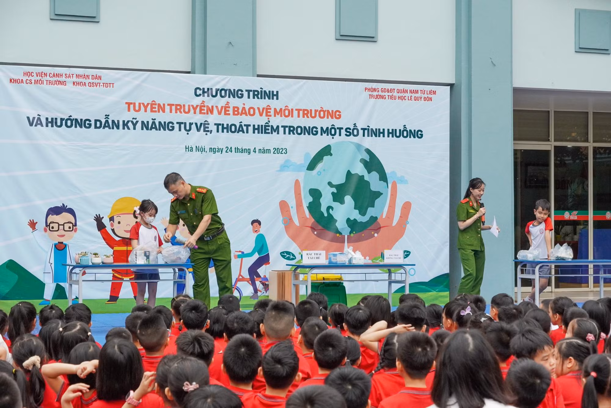 Học viện CSND hướng dẫn kỹ năng tự vệ và thoát hiểm tại trường học -0