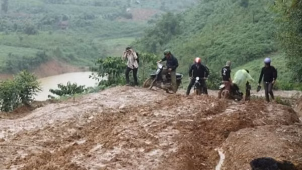 Bộ GD&ĐT sẽ khen thưởng, tôn vinh cô giáo 13 năm "cắm bản" bị tử vong trên đường tới trường