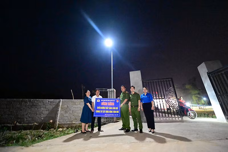 Công an huyện Đại Từ góp phần xây dựng nông thôn mới -0
