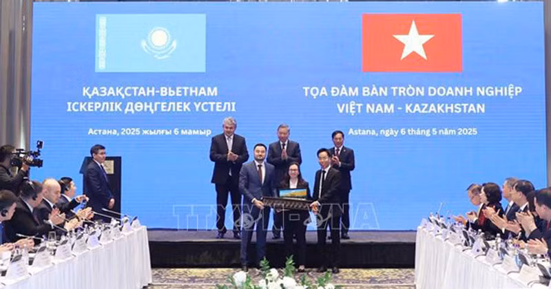 Tổng Bí thư Tô Lâm dự Tọa đàm bàn tròn doanh nghiệp Việt Nam - Kazakhstan -0