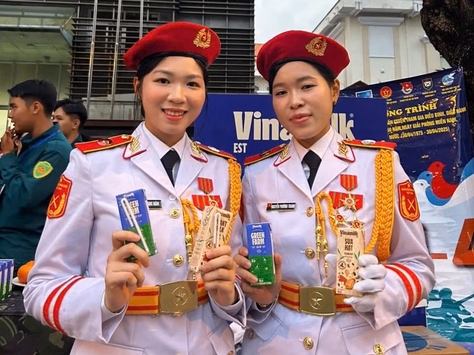 Hơn 150.000 sản phẩm Vinamilk tiếp sức các lực lượng, người dân tham gia đại lễ ngày 30/4 -0
