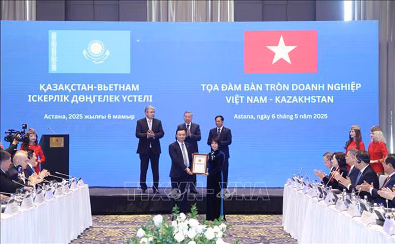 Tổng Bí thư Tô Lâm dự Tọa đàm bàn tròn doanh nghiệp Việt Nam - Kazakhstan -0