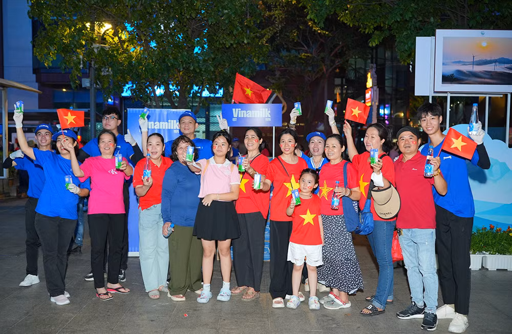Hơn 150.000 sản phẩm Vinamilk tiếp sức các lực lượng, người dân tham gia đại lễ ngày 30/4 -0