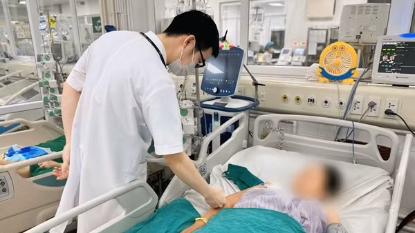 Suýt chết sau khi tiêm khớp vai ở phòng khám tư