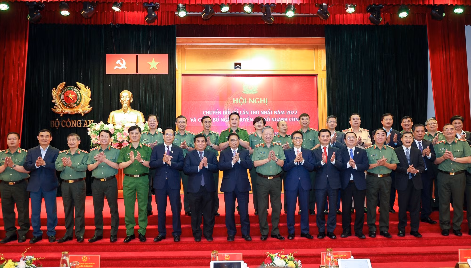 Bộ Công an đã thể hiện vai trò tiên phong, nòng cốt trong chuyển đổi số quốc gia -0