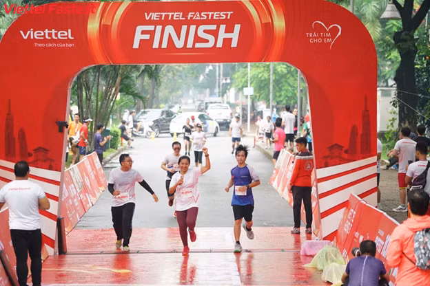 2.500 vận động viên tham gia giải chạy Viettel Fastest tại TP Hồ Chí Minh -0