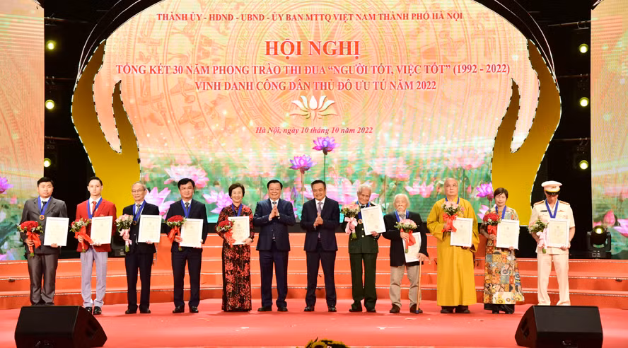 Hà Nội tổng kết 30 năm phong trào thi đua Người tốt, việc tốt, vinh danh Công dân Thủ đô ưu tú năm 2022 -0