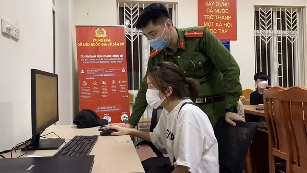 Bộ Công an hướng dẫn người dân thủ tục đăng ký tạm trú trực tuyến