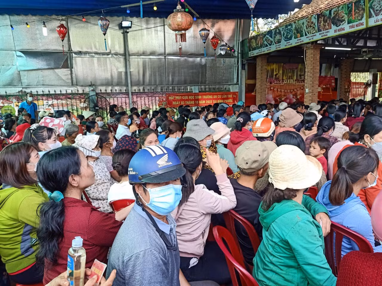 Người dân cẩn thận khi mua hàng hóa có khuyến mãi -0