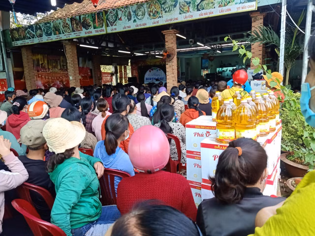 Người dân cẩn thận khi mua hàng hóa có khuyến mãi -0