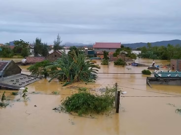 Chủ động ứng phó mưa lũ trái mùa -0