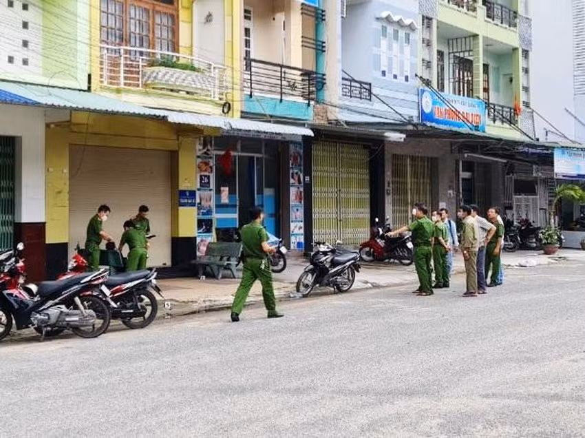  Tước dao bấm đâm chết bạn do mâu thuẫn khi đang uống cà phê -0