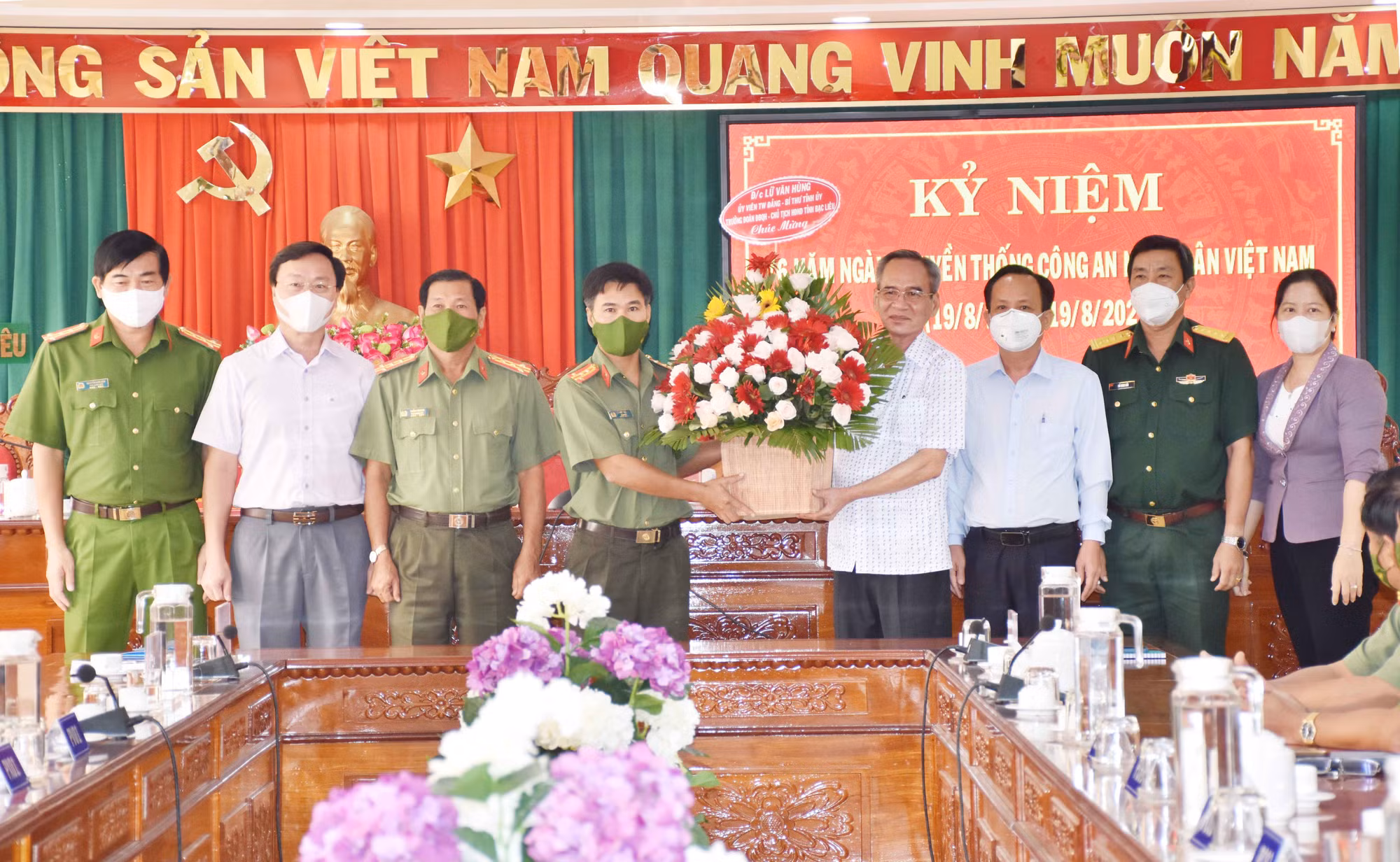 Công an Bạc Liêu, Sóc Trăng: Hiệu quả trên tuyến đầu phòng, chống COVID-19 ảnh 1 Công an Bạc Liêu và Sóc Trăng thực hiện hiệu quả phòng, chống COVID-19 -0