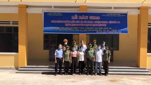 Công an huyện Kbang ủng hộ, vận động tài trợ xây dựng trường học 1 tỷ đồng