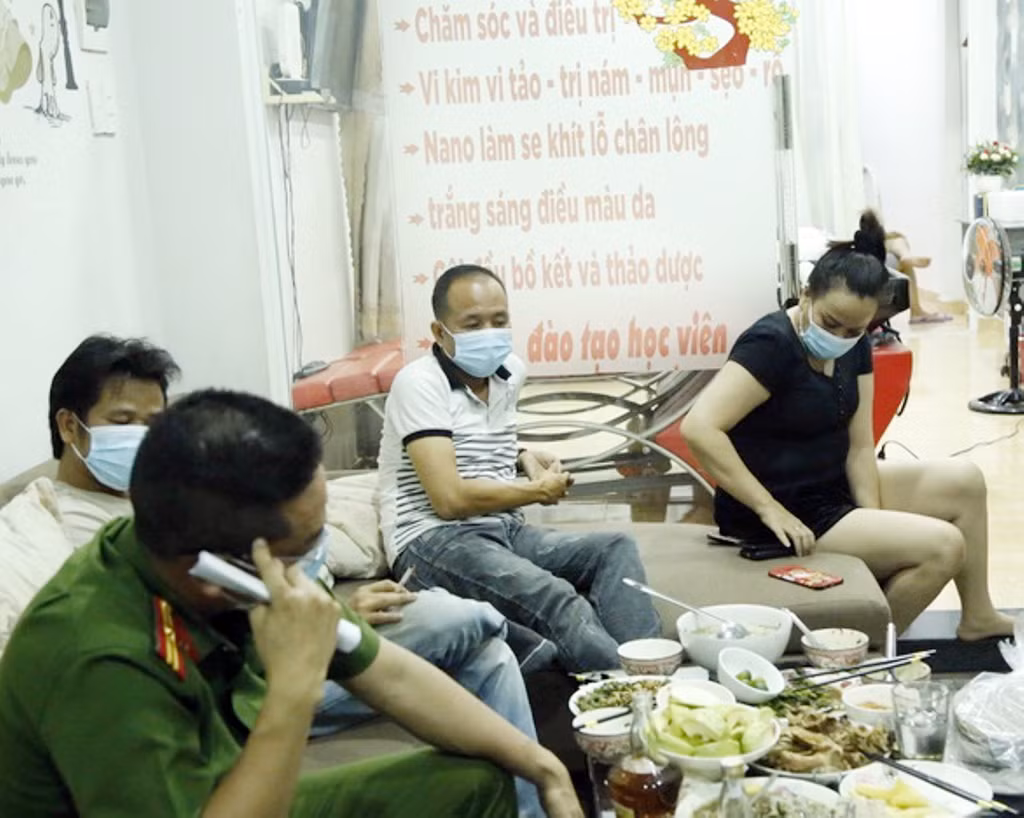 Lật mặt thiếu tá rởm chuyên nghề lừa đảo -0