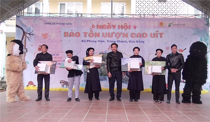 Trên một triền rừng hữu nghị -0