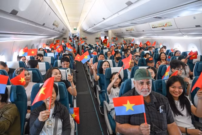 Hành trình nối dài những dòng hồi ức và khát vọng -1