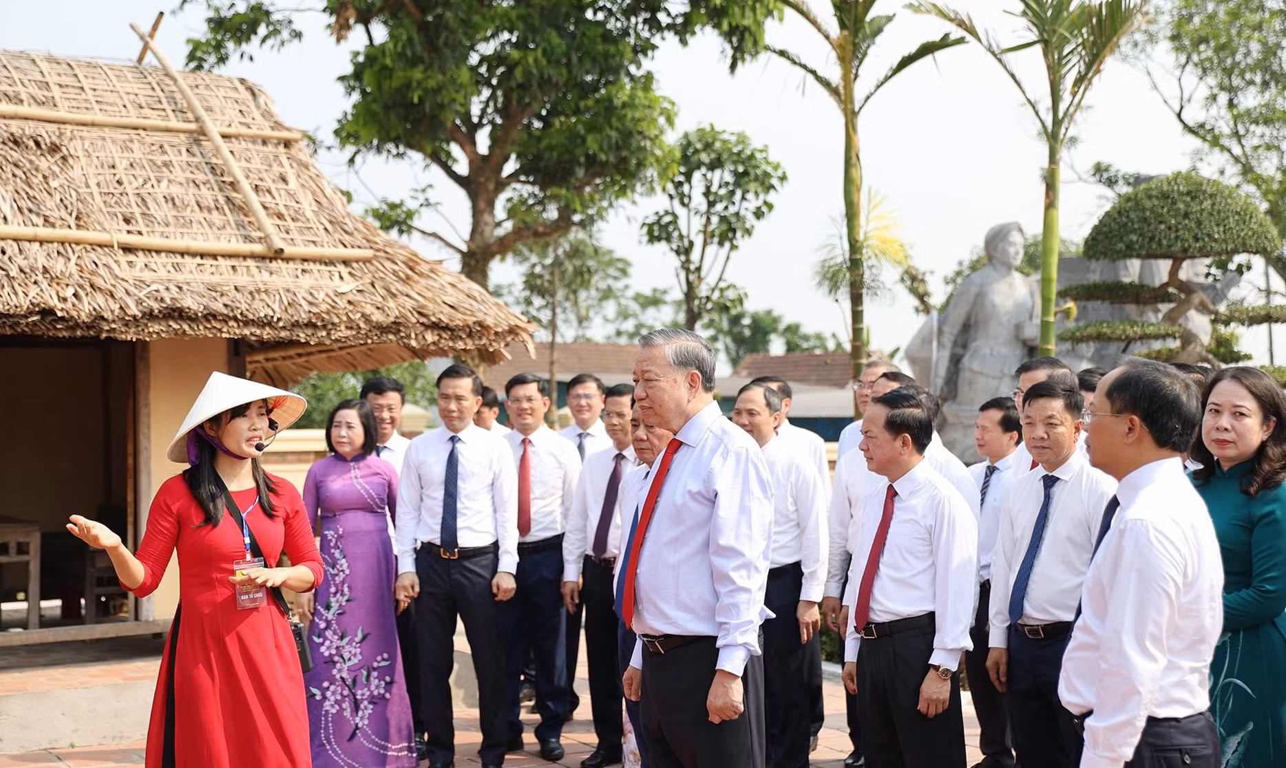 Lãnh đạo Đảng, Nhà nước dâng hương tưởng nhớ Tổng Bí thư Hà Huy Tập -0