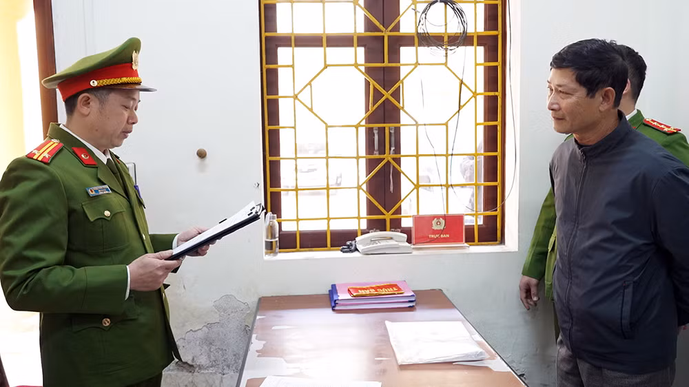 Đề nghị truy tố bị can lợi dụng quyền tự do dân chủ xâm phạm lợi ích của Nhà nước -0