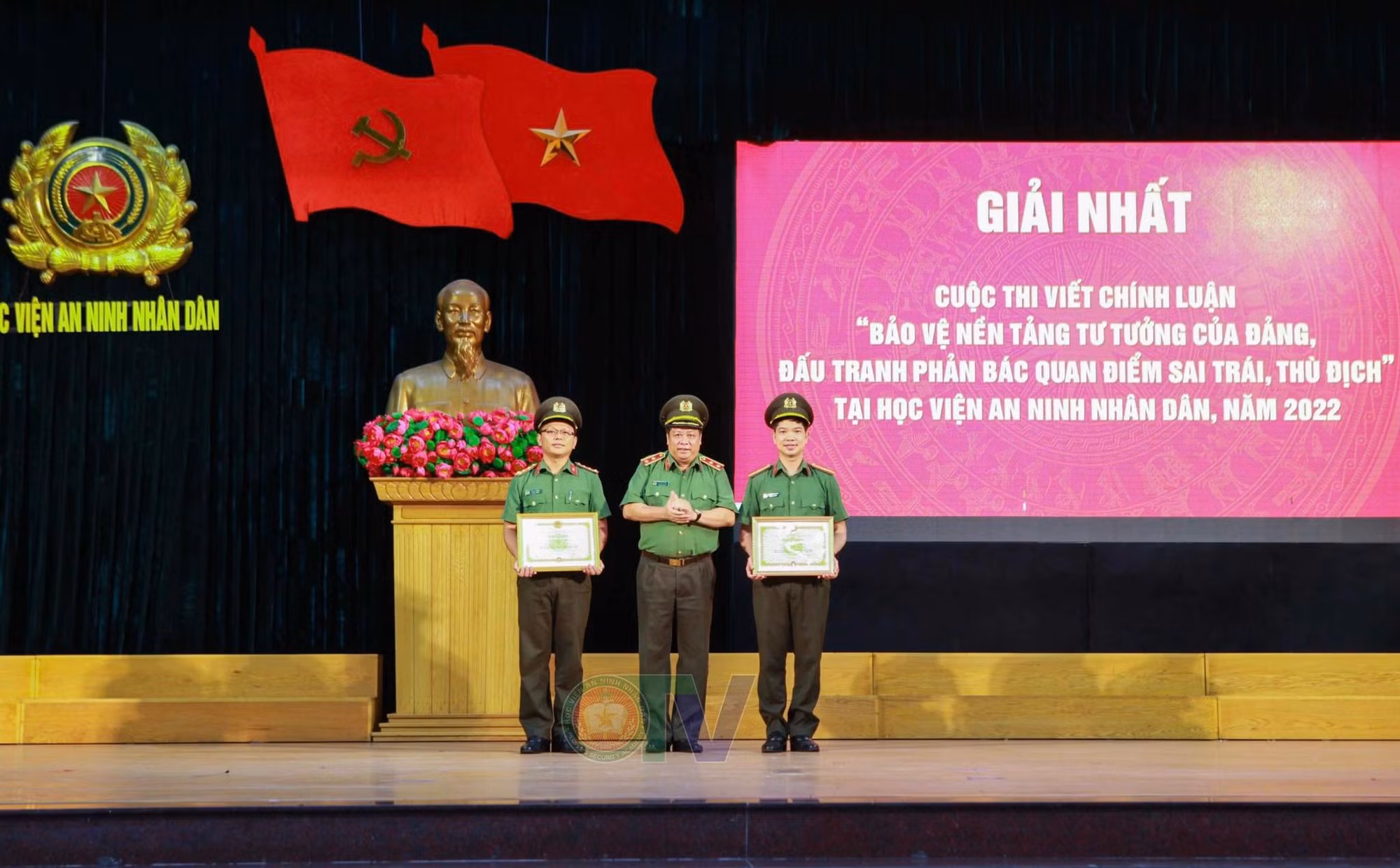 Tổng kết và trao giải cuộc thi viết 