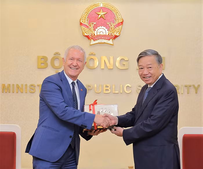 Việt Nam và Thụy Sĩ tăng cường hợp tác phòng, chống tội phạm -0