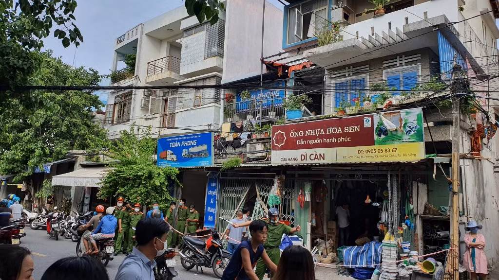 Đà Nẵng: Căn nhà 2 tầng bốc cháy, 3 nạn nhân ngạt khí tử vong -3