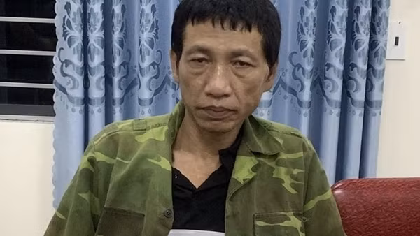 Dắt theo súng mua bán 2.600 viên ma túy