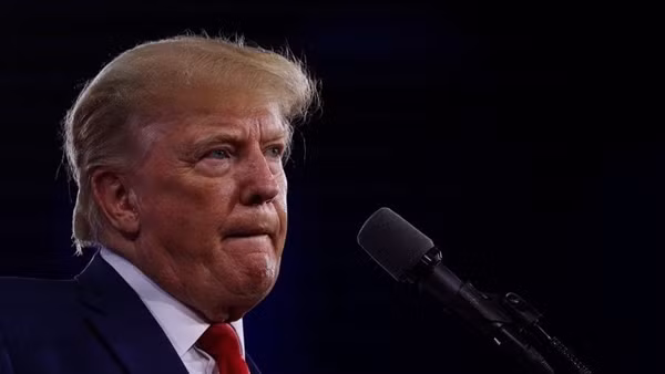 Ông Trump tố FBI "đột kích" nhà riêng tại Florida