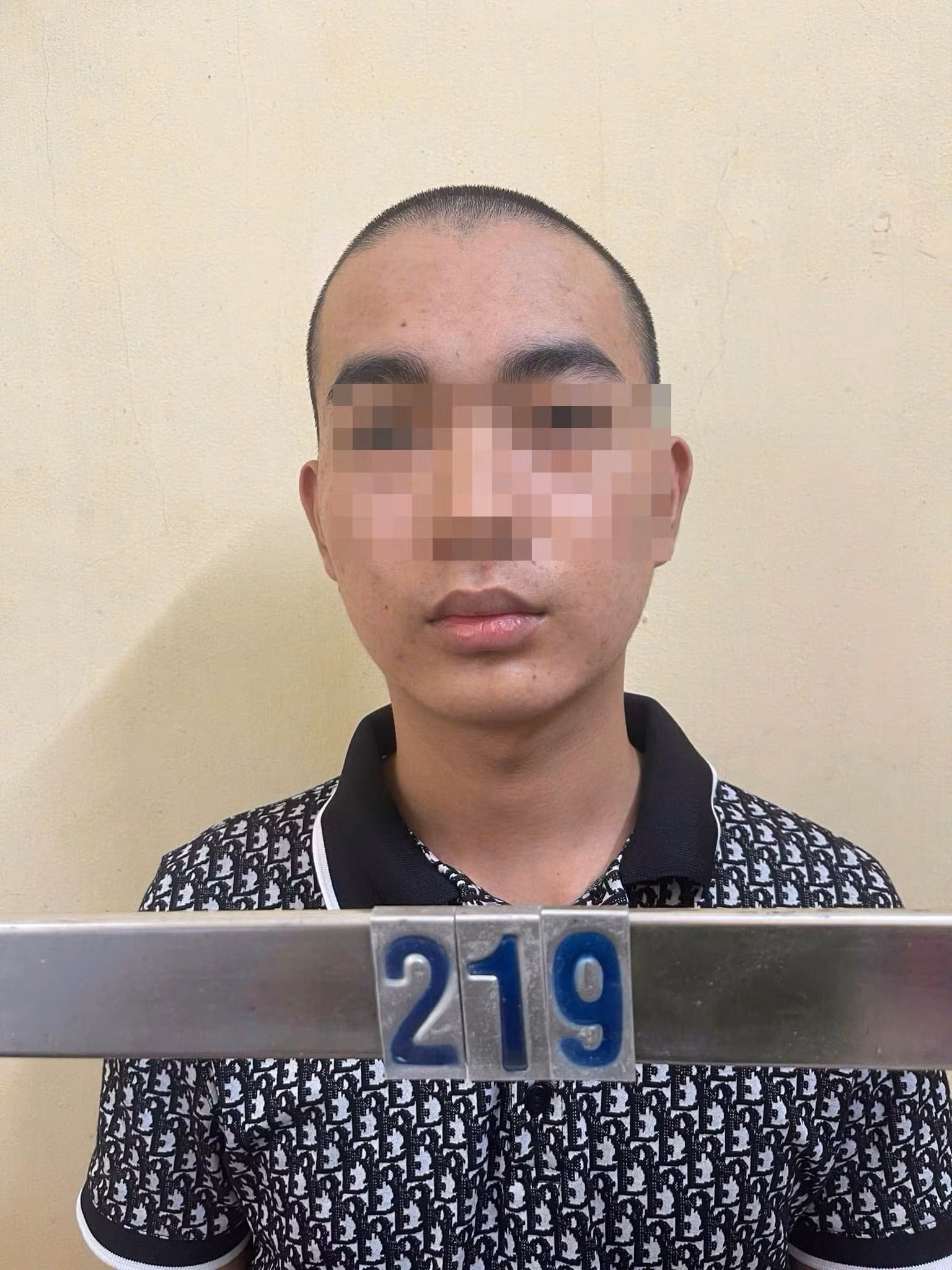 Mua bán dữ liệu cá nhân lấy tiền đánh bạc -0