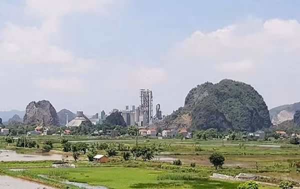 Bộ TN&MT cảnh báo việc chuyển đổi 400.000m2 rừng và đất lúa để phục vụ dự án của nhà máy xi măng -0