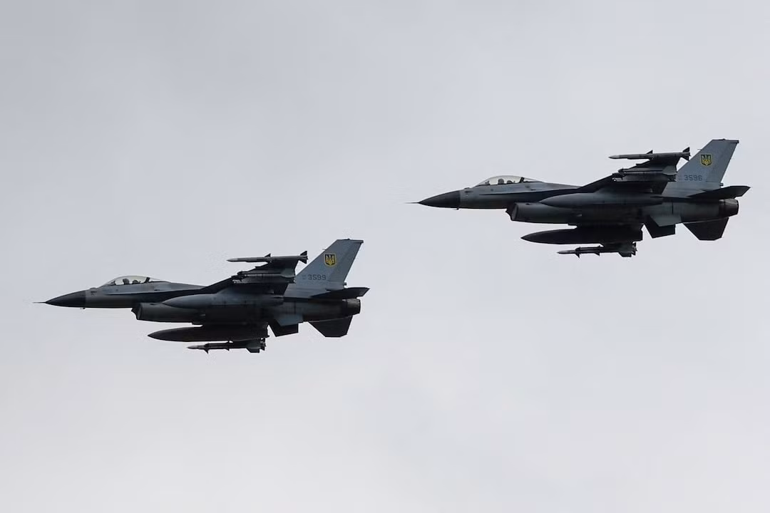 Chiến đấu cơ F-16 chính thức hoạt động trên bầu trời Ukraine -0