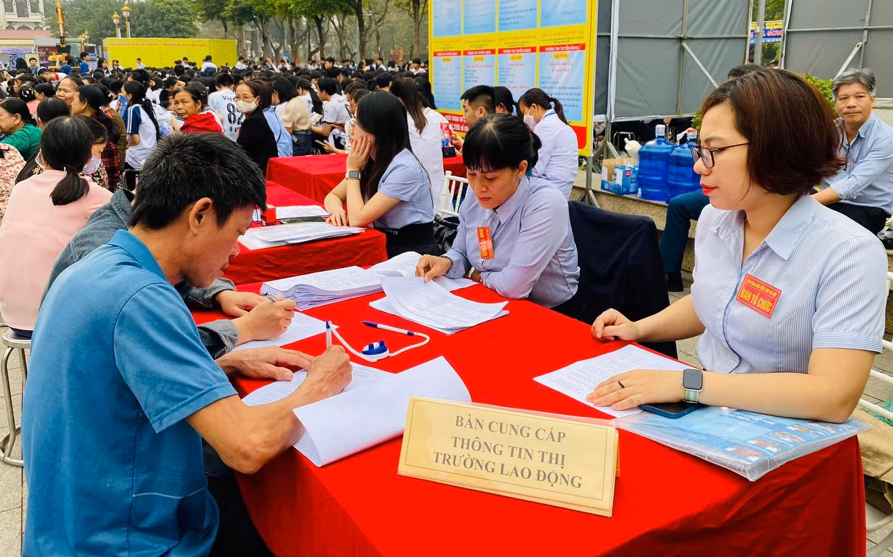 Thiếu lao động cục bộ đang diễn ra ở nhiều địa phương -0