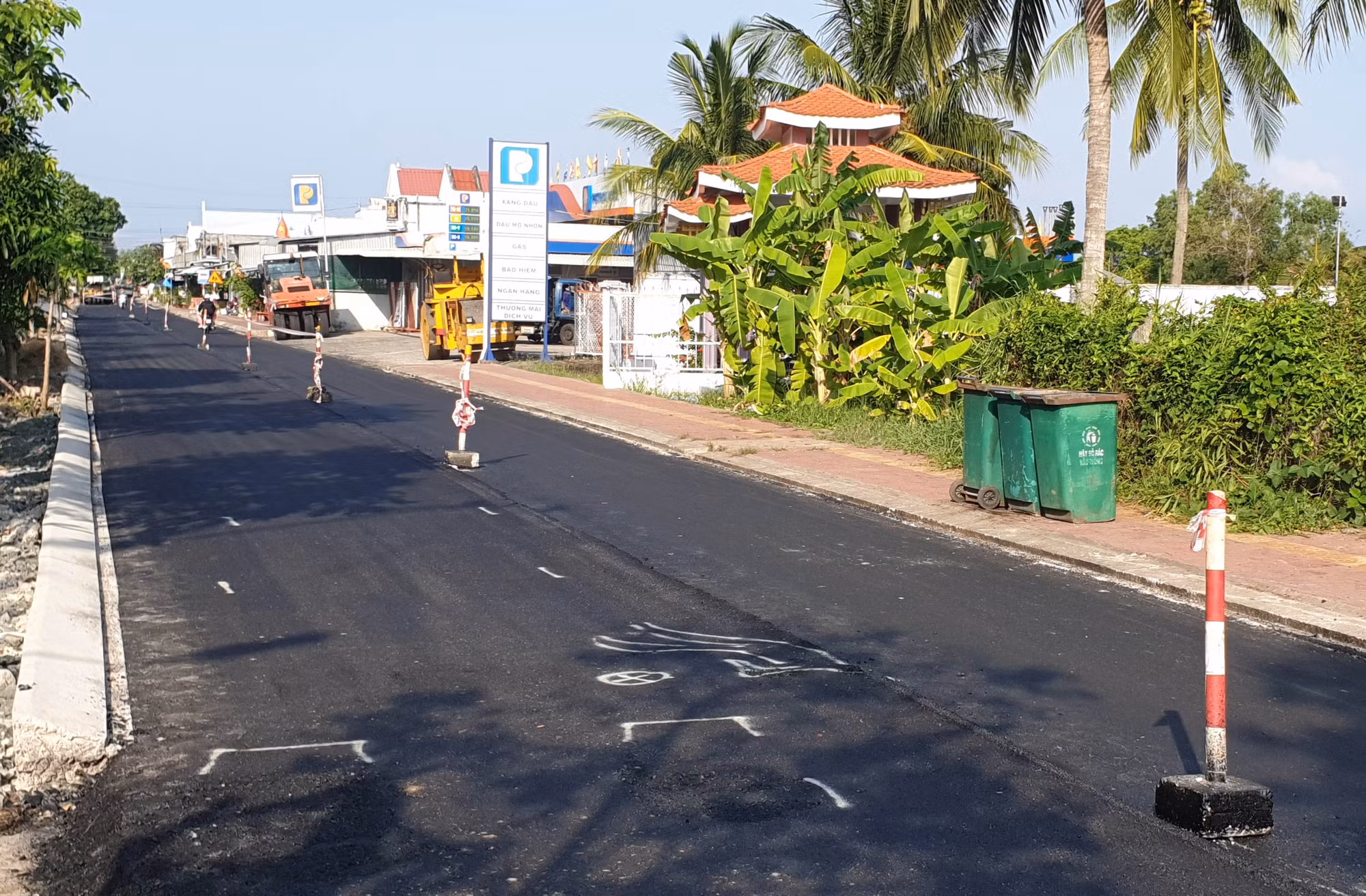 Xe lu cán chết công nhân làm đường -1