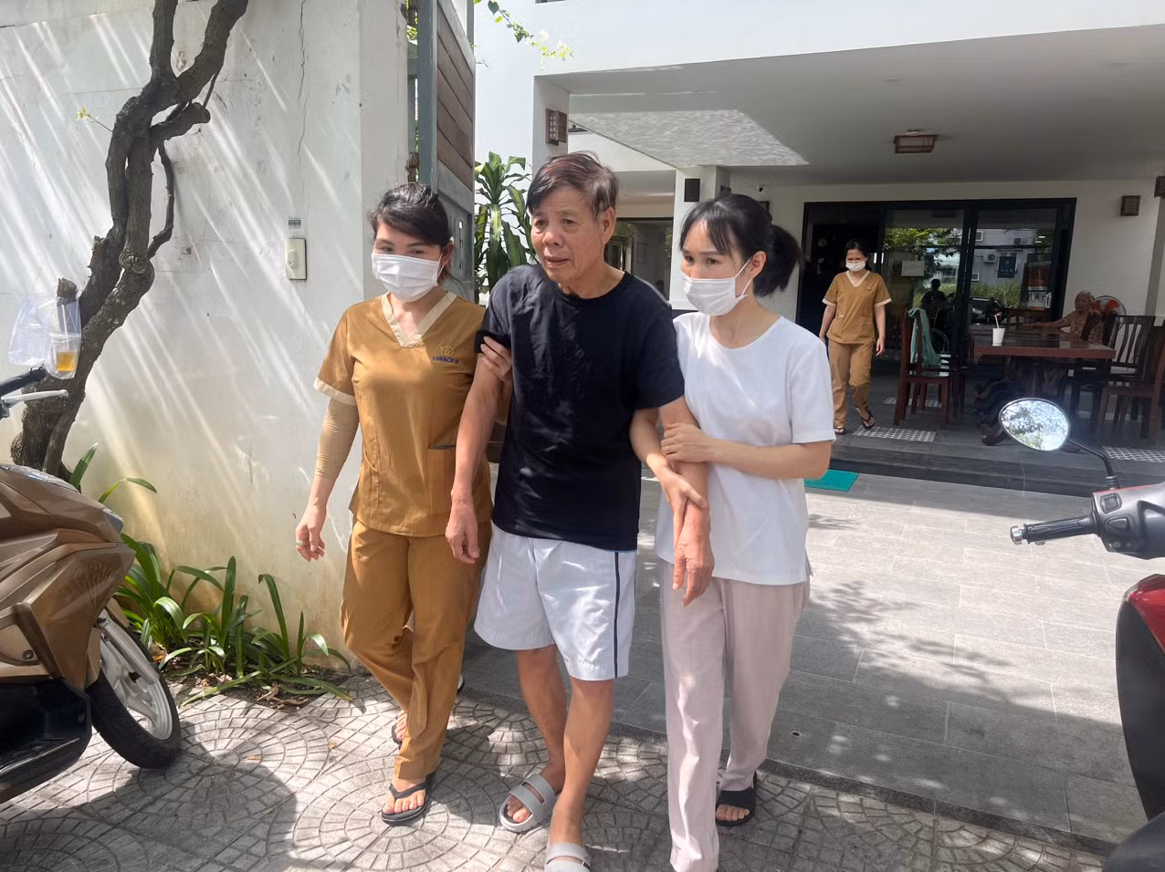 Chưa được cấp phép, Viện dưỡng lão S-Merciful Đà Nẵng vẫn đón các cụ già rồi đột ngột “bỏ rơi” -0