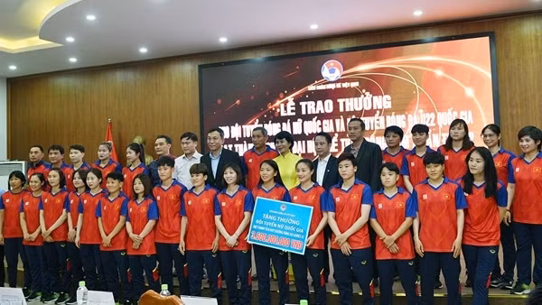 Lập kỳ tích, tuyển nữ Việt Nam được thưởng lớn
