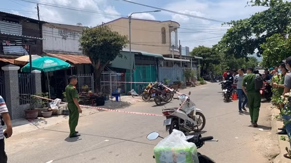 Con trai “tâm thần không bình thường” sát hại bố