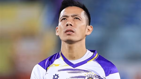 Đằng sau thương vụ lịch sử giữa Hà Nội FC và Văn Quyết