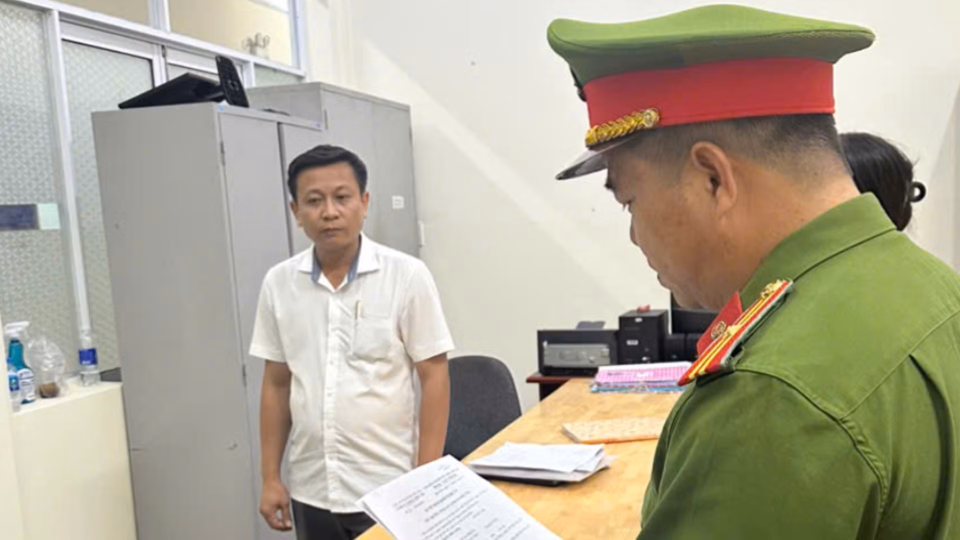 Bắt cán bộ địa chính “bảo kê” xây dựng trái phép tại Biên Hòa -0