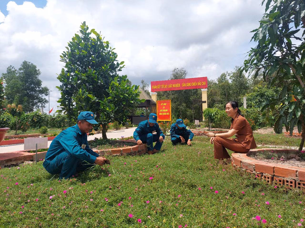 Một lần thăm chốt tiền tiêu -0