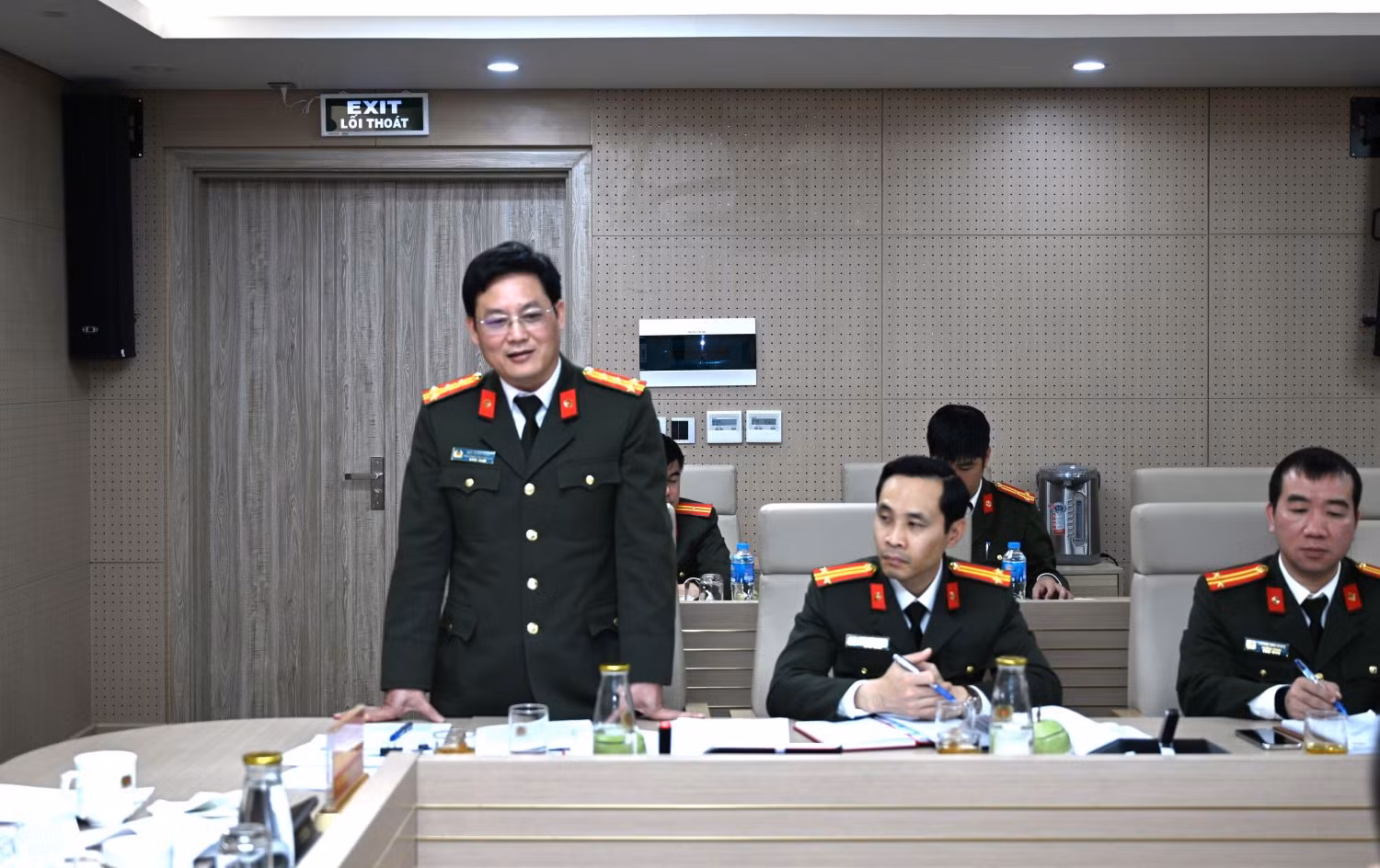 Thứ trưởng Lê Văn Tuyến -0
